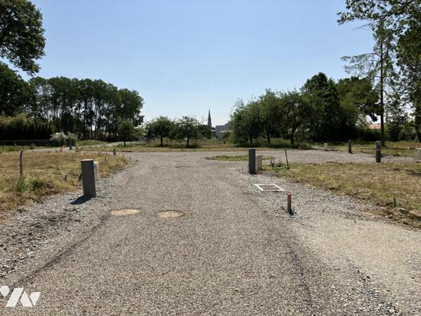 SAINTE-PAZANNE En lotissement, un terrain à bâtir d'une superficie de 568 m² à vendre