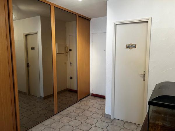 Appartement à Magny-les-Hameaux 78114