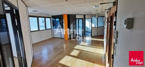 SAINT GREGOIRE - BUREAUX A VENDRE - 556 M²