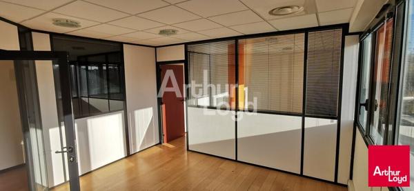 SAINT GREGOIRE - BUREAUX A VENDRE - 556 M²