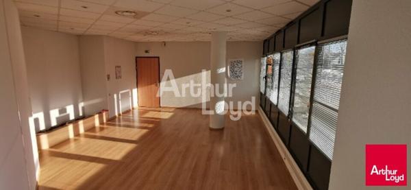 SAINT GREGOIRE - BUREAUX A VENDRE - 556 M²