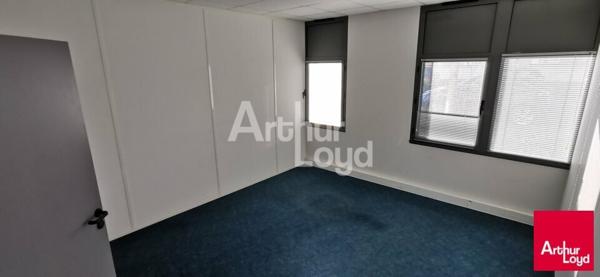 SAINT GREGOIRE - BUREAUX A VENDRE - 556 M²