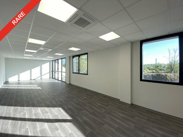 Bureaux à louer à Bourg-lès-Valence avec parking extérieur et visibilité