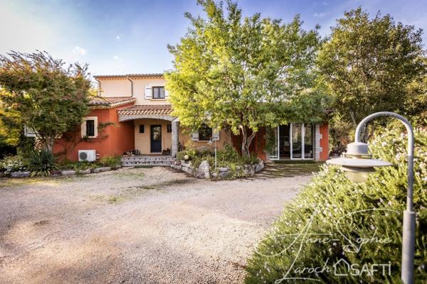 VILLA D'EXCEPTION NICHÉE EN PLEINE NATURE / RÉNOVATION 2023