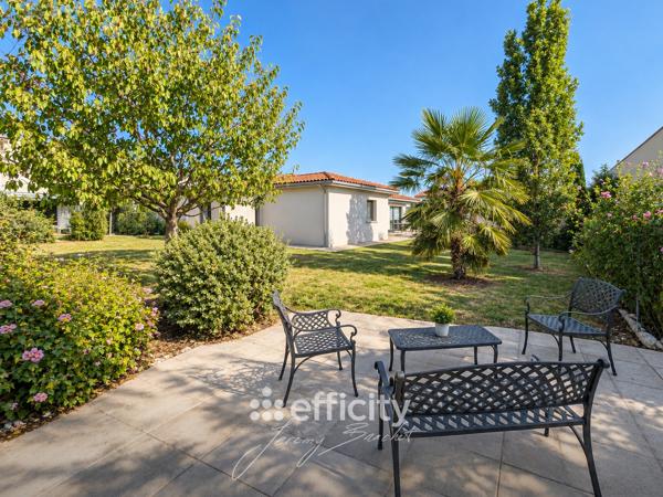 Maison
         6 pièces
        - 165 m² Bien prestige 458 000 € *