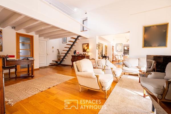 Villa avec piscine et jardin luxuriant dans le quartier du Golf