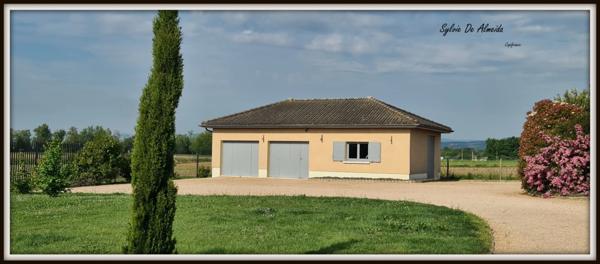 Maison à vendre 6 pièces MANZIAT (01)proche MACON plain-pied 140 m²,terrain 2500 m², garage 66 m²