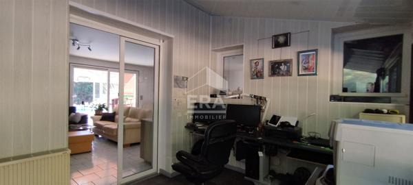 MAISON CONTEMPORAINE AVEC PISCINE ET DEPENDANCES