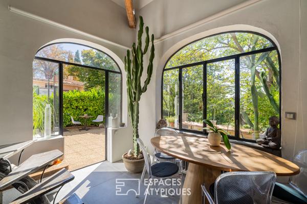 Élégante maison des années 50 avec dépendance et piscine