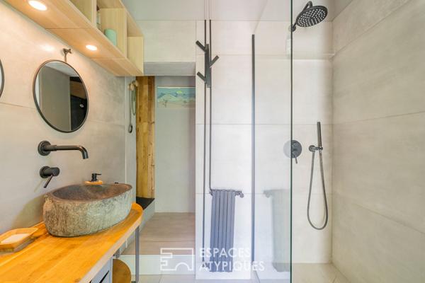 Élégante maison des années 50 avec dépendance et piscine