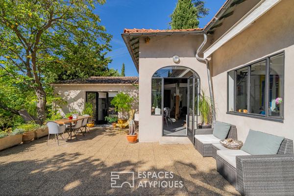 Élégante maison des années 50 avec dépendance et piscine