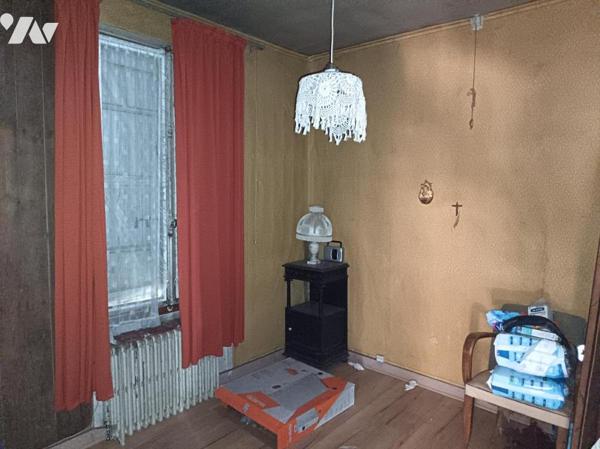 Maison individuelle non mitoyenne sur 398m² à rénover en totalité