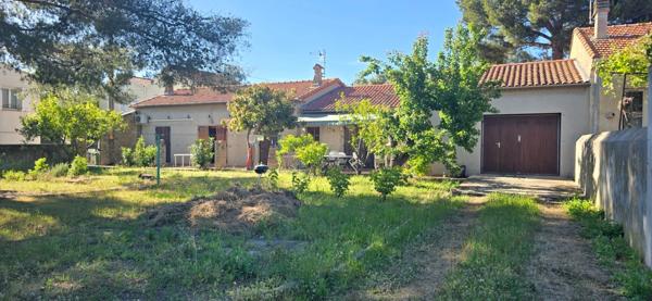 Dpt Var (83), à vendre TOULON maison 5 pièces + terrain 1000m² + garage.