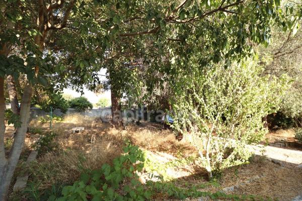 Dpt Var (83), à vendre TOULON maison 5 pièces + terrain 1000m² + garage.