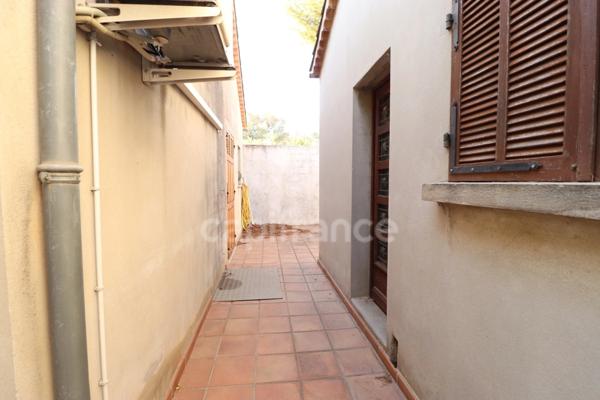 Dpt Var (83), à vendre TOULON maison 5 pièces + terrain 1000m² + garage.