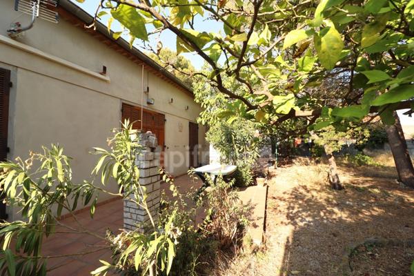 Dpt Var (83), à vendre TOULON maison 5 pièces + terrain 1000m² + garage.