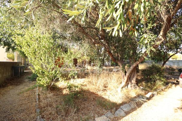 Dpt Var (83), à vendre TOULON maison 5 pièces + terrain 1000m² + garage.