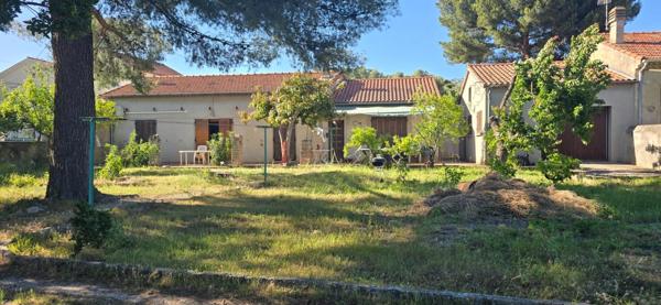 Dpt Var (83), à vendre TOULON maison 5 pièces + terrain 1000m² + garage.
