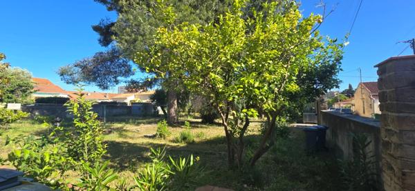 Dpt Var (83), à vendre TOULON maison 5 pièces + terrain 1000m² + garage.