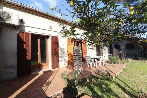 Dpt Var (83), à vendre TOULON maison 5 pièces + terrain 1000m² + garage.