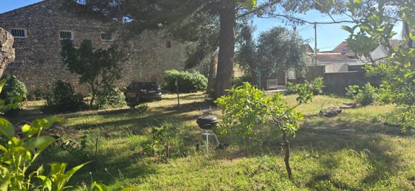 Dpt Var (83), à vendre TOULON maison 5 pièces + terrain 1000m² + garage.