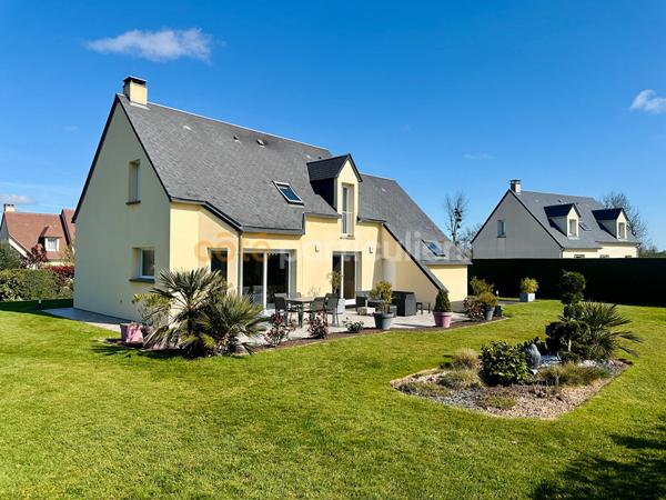 Vente
                Maison102 m² - 5 Pièces -
                    CARENTAN LES MARAIS (50500)