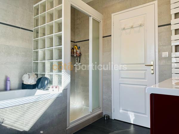 Vente
                Maison102 m² - 5 Pièces -
                    CARENTAN LES MARAIS (50500)