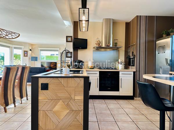 Vente
                Maison102 m² - 5 Pièces -
                    CARENTAN LES MARAIS (50500)