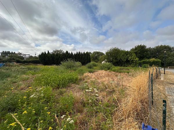 TERRAIN PROCHE ETREPAGNY