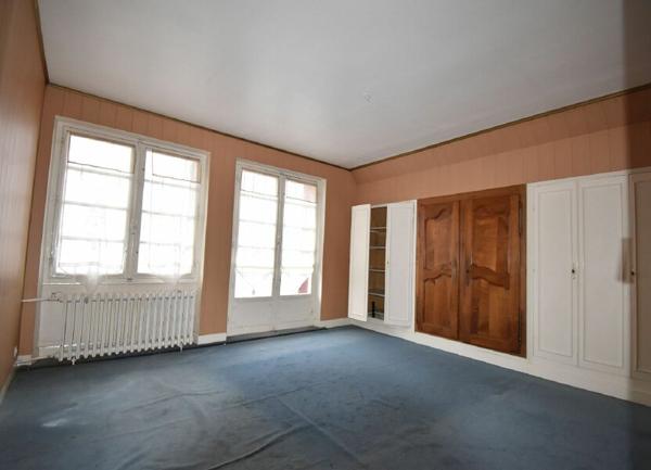 Maison à vendre    6 pièces •  Cosne-Cours-sur-Loire