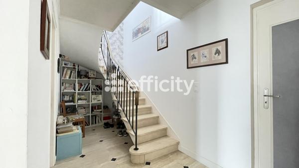 Maison
         4 pièces
        - 122 m² 387 000 €*
