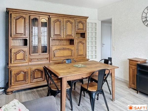 Maison T4 - 70 m2 - 3 chambres - terrain 567 m2 - combles aménageables avec entrée indépendante par l'extérieure idéal profession liberale