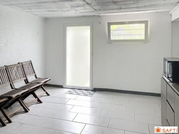 Maison T4 - 70 m2 - 3 chambres - terrain 567 m2 - combles aménageables avec entrée indépendante par l'extérieure idéal profession liberale