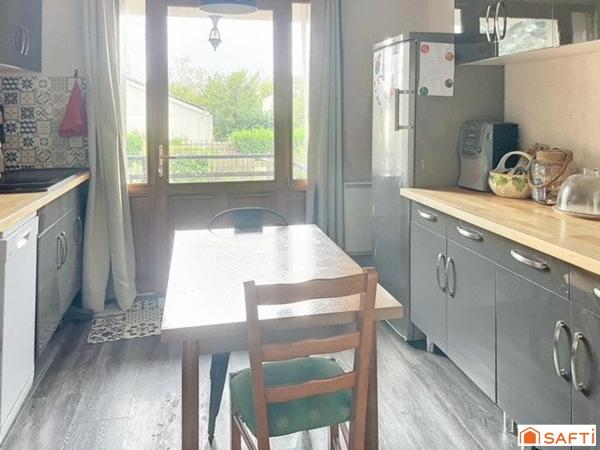 Maison T4 - 70 m2 - 3 chambres - terrain 567 m2 - combles aménageables avec entrée indépendante par l'extérieure idéal profession liberale