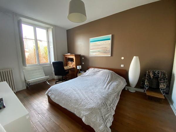 Nantes/Monselet - Maison en impasse au coeur du centre Ville en sus garage