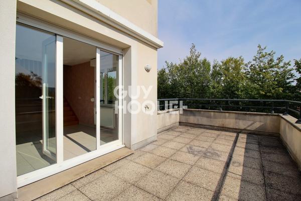 À vendre – Duplex avec terrasse, parking et cave à Neuves-Maisons