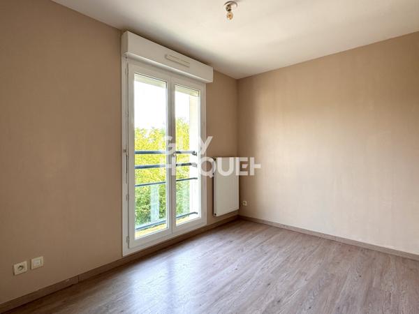 À vendre – Duplex avec terrasse, parking et cave à Neuves-Maisons