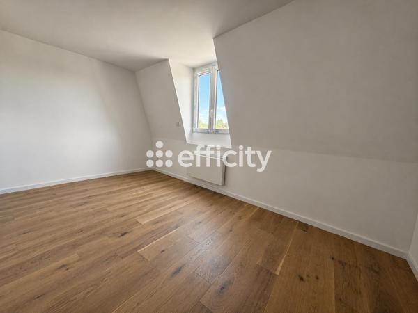 Maison
         5 pièces
        - 115 m² 530 000 € *