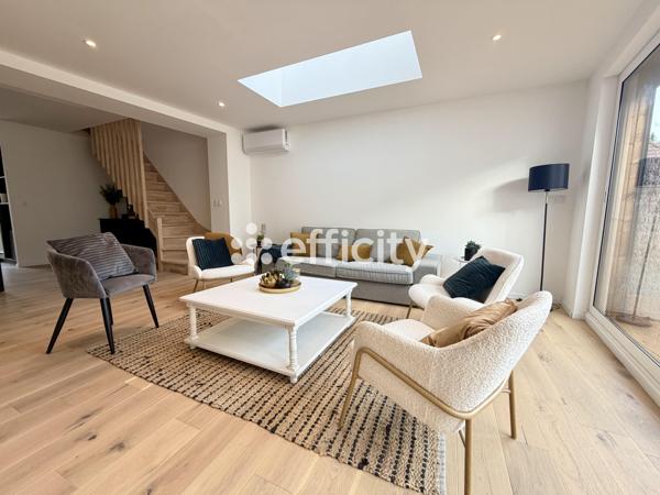 Maison
         5 pièces
        - 115 m² 530 000 € *