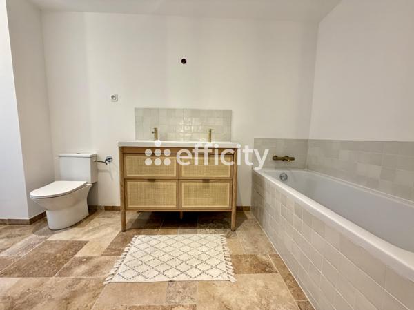 Maison
         5 pièces
        - 115 m² 530 000 € *