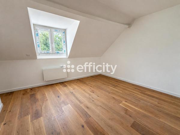Maison
         5 pièces
        - 115 m² 530 000 € *