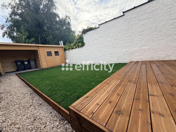 Maison
         5 pièces
        - 115 m² 530 000 € *