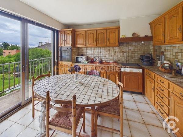 Vente
                Immeuble320 m² - 12 Pièces -
                    CLAMART (92140)