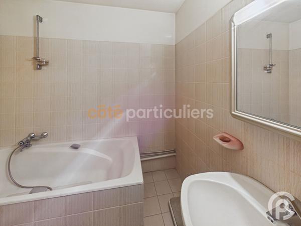 Vente
                Immeuble320 m² - 12 Pièces -
                    CLAMART (92140)