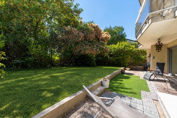 Appartement
         5 pièces
        - 131 m² Exclusivité 855 000 € *