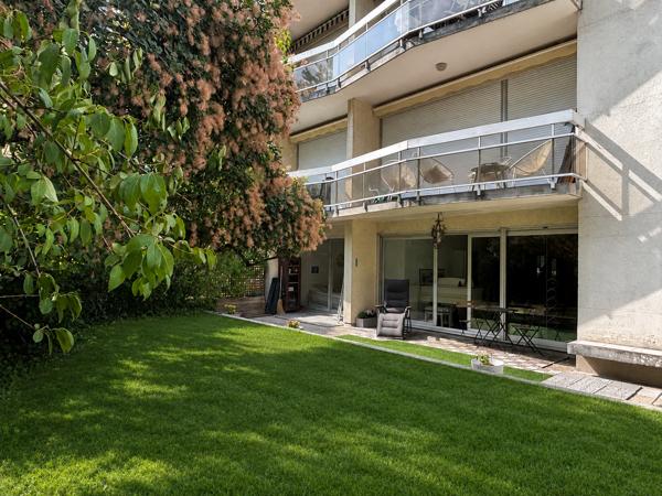 Appartement
         5 pièces
        - 131 m² Exclusivité 855 000 € *