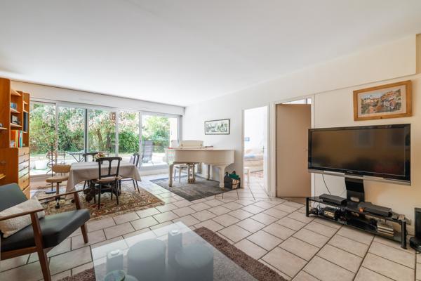 Appartement
         5 pièces
        - 131 m² Exclusivité 855 000 € *