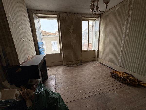 SECTEUR SAUVETERRE : IMMEUBLE MIXTE, MURS LOUES ET LOGEMENT