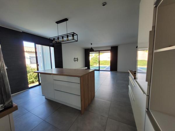 Sérignan-du-Comtat (84830) Maison avec piscine Sérignan du Comtat