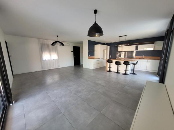 Sérignan-du-Comtat (84830) Maison avec piscine Sérignan du Comtat